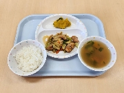 12月3日の給食とおやつ