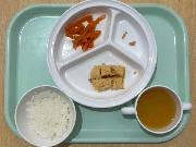 10月8日の給食とおやつ