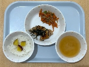 11月18日の給食とおやつ