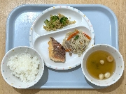 2月25日の給食とおやつ