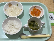 4月10日の給食とおやつ