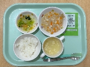 4月25日の給食とおやつ
