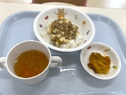 4月3日の給食とおやつ